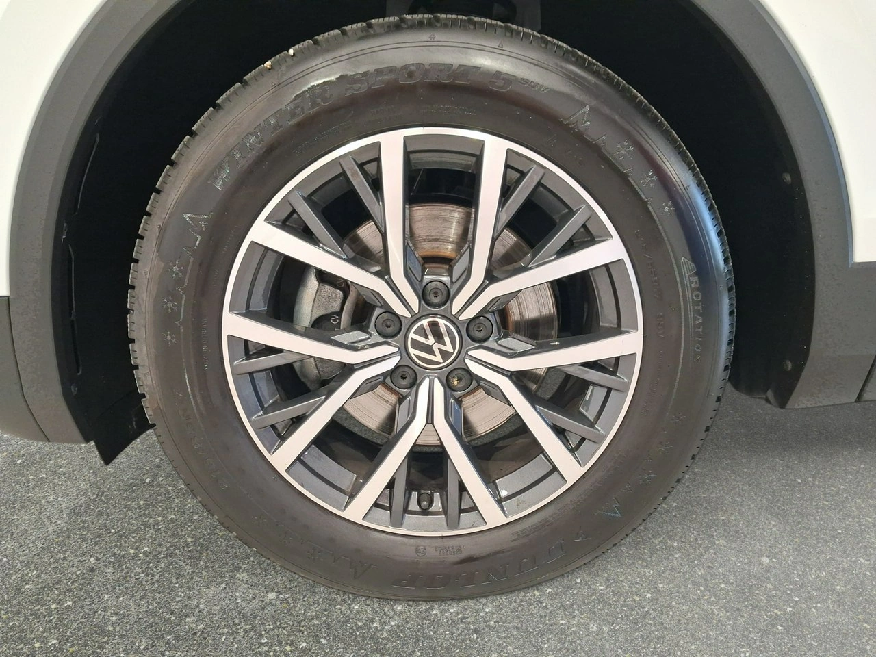Volkswagen Tiguan - Zdjęcie 9