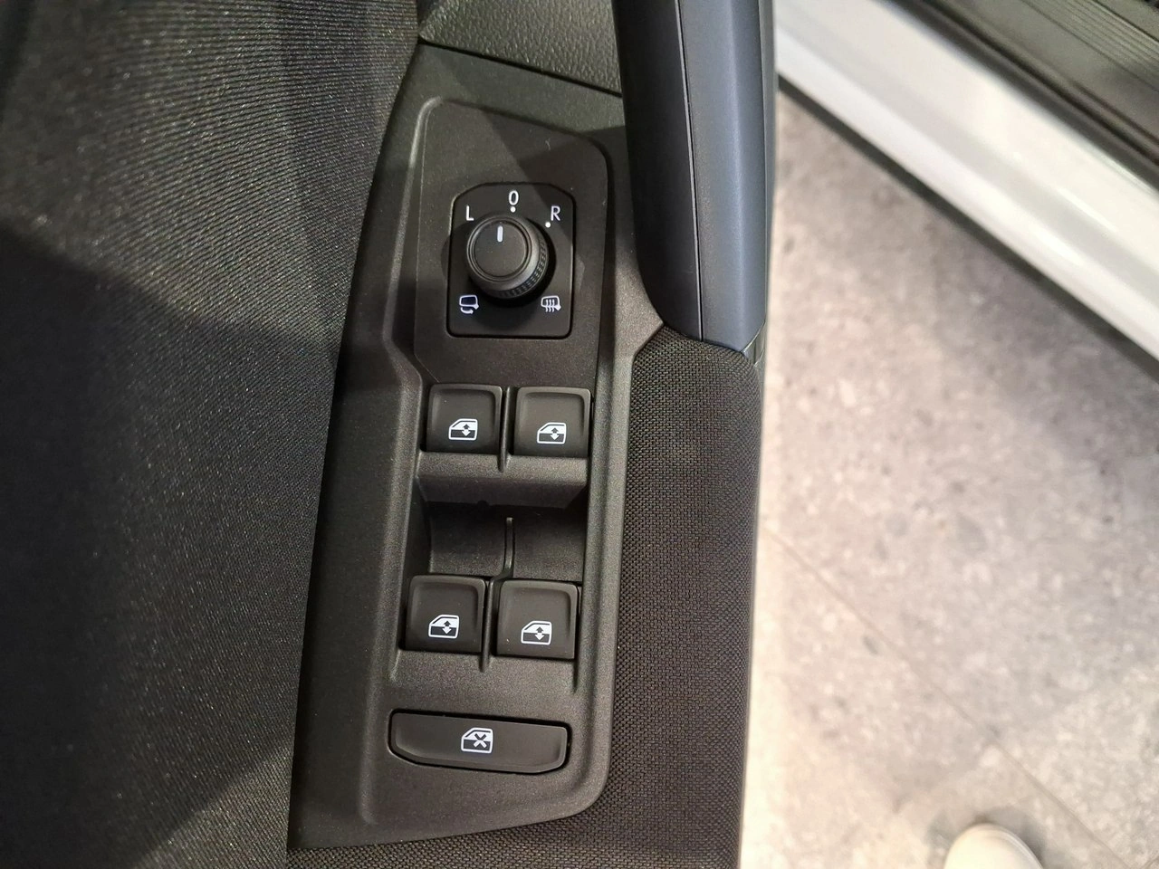 Volkswagen Tiguan - Zdjęcie 17