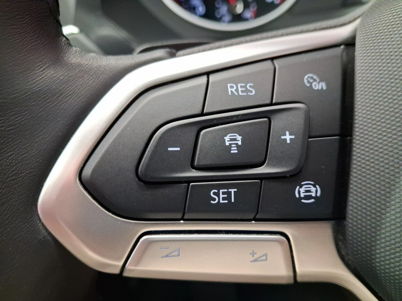 Volkswagen Tiguan - Zdjęcie 20