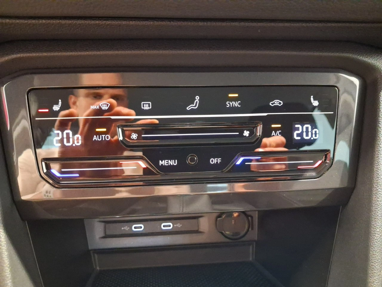 Volkswagen Tiguan - Zdjęcie 30