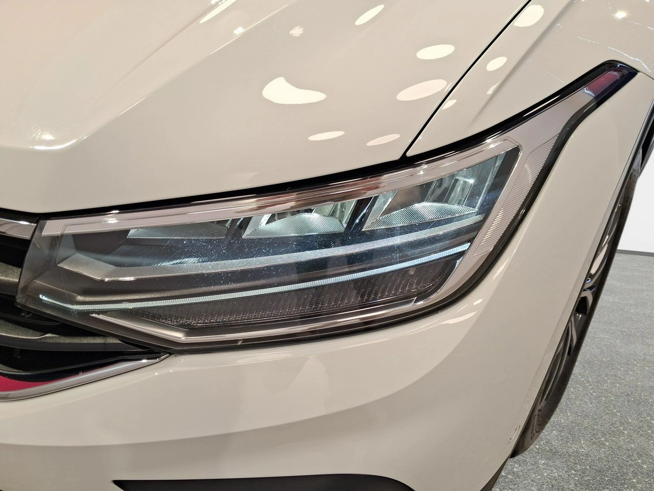 Volkswagen Tiguan - Zdjęcie 8