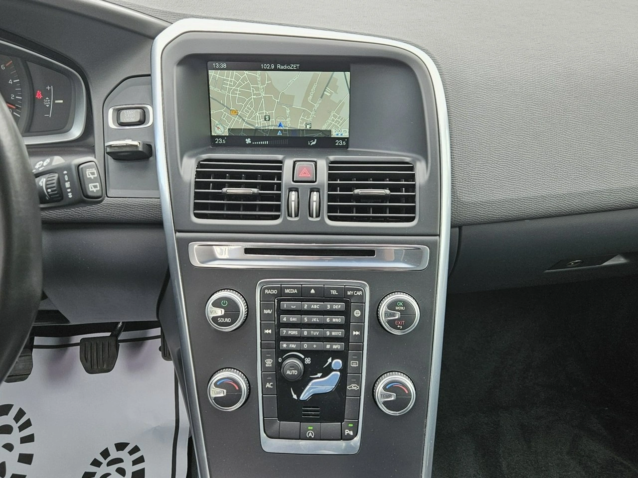 Volvo XC 60 - Zdjęcie 11