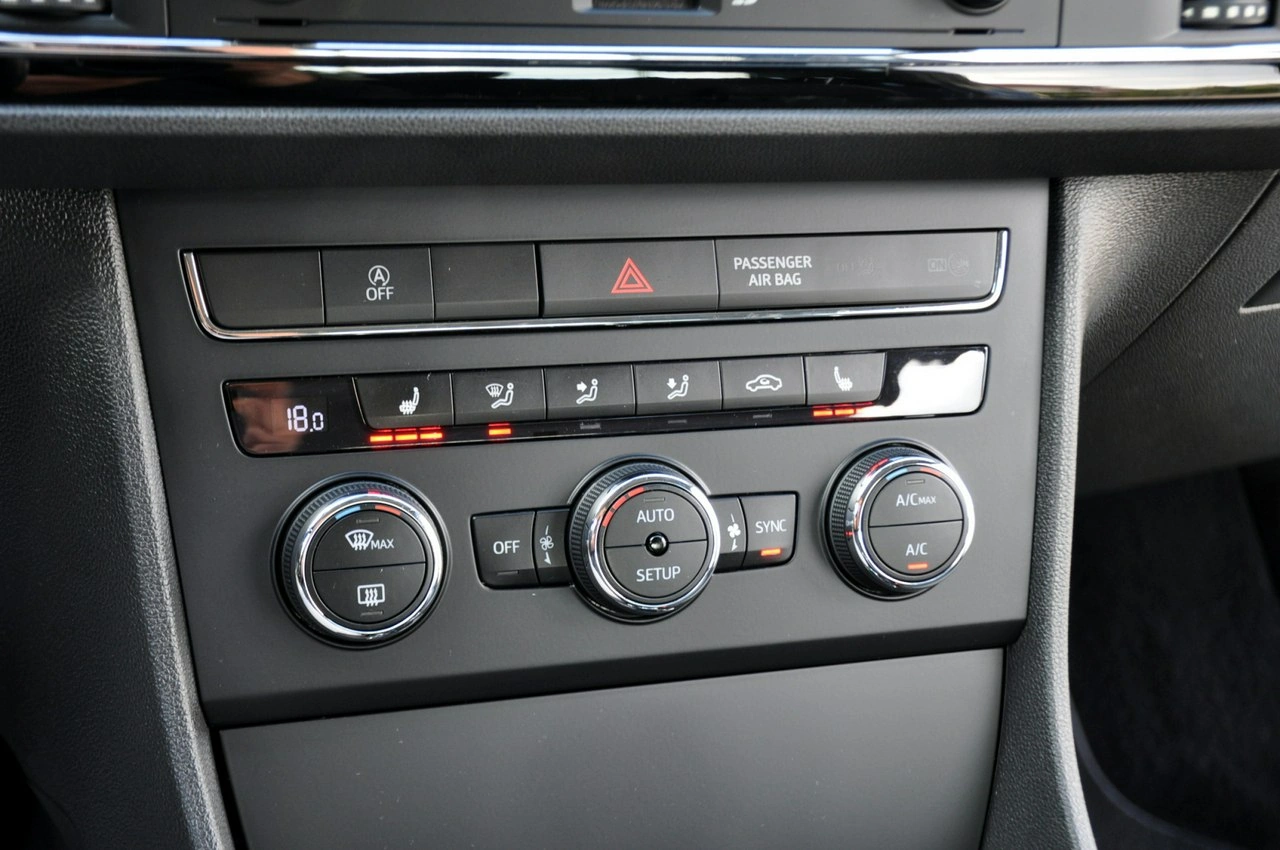 Seat Leon - Zdjęcie 30