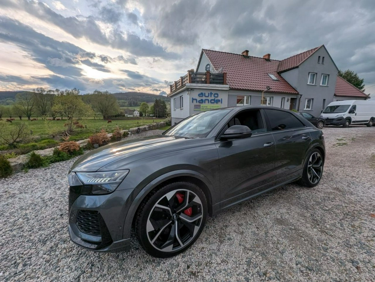 Audi RS Q8 - Główne zdjęcie