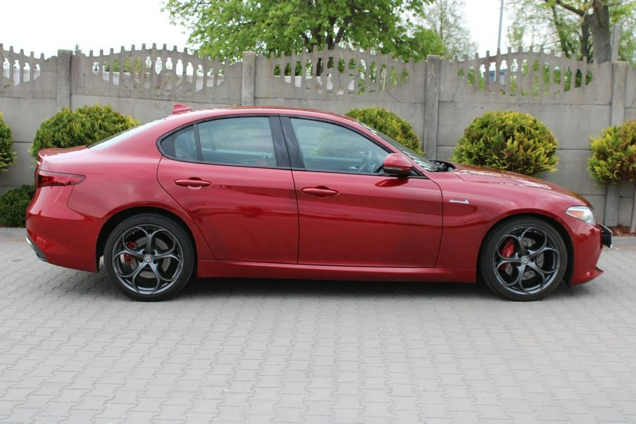 Alfa Romeo Giulia - Zdjęcie 10