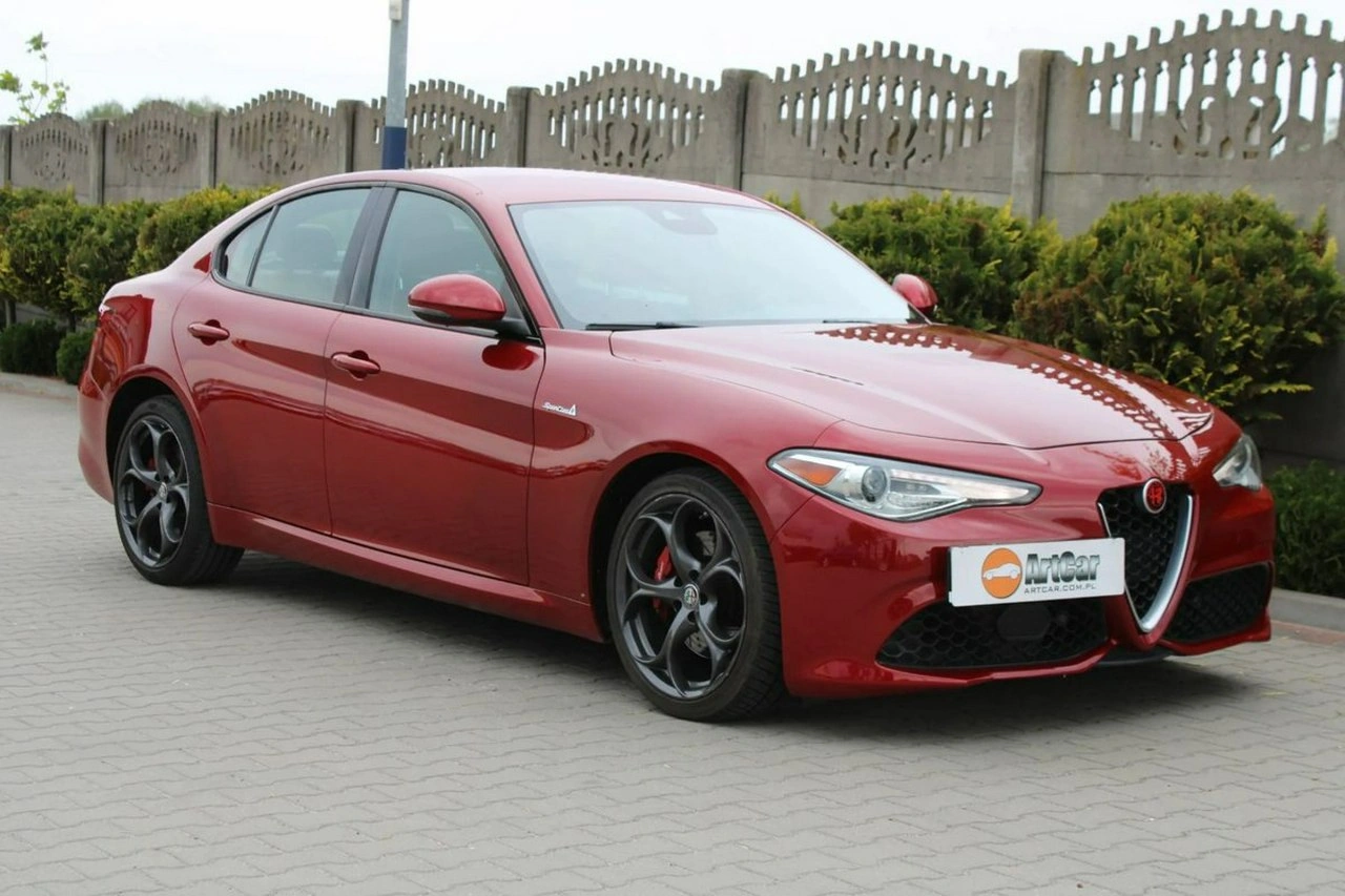 Alfa Romeo Giulia - Zdjęcie 11