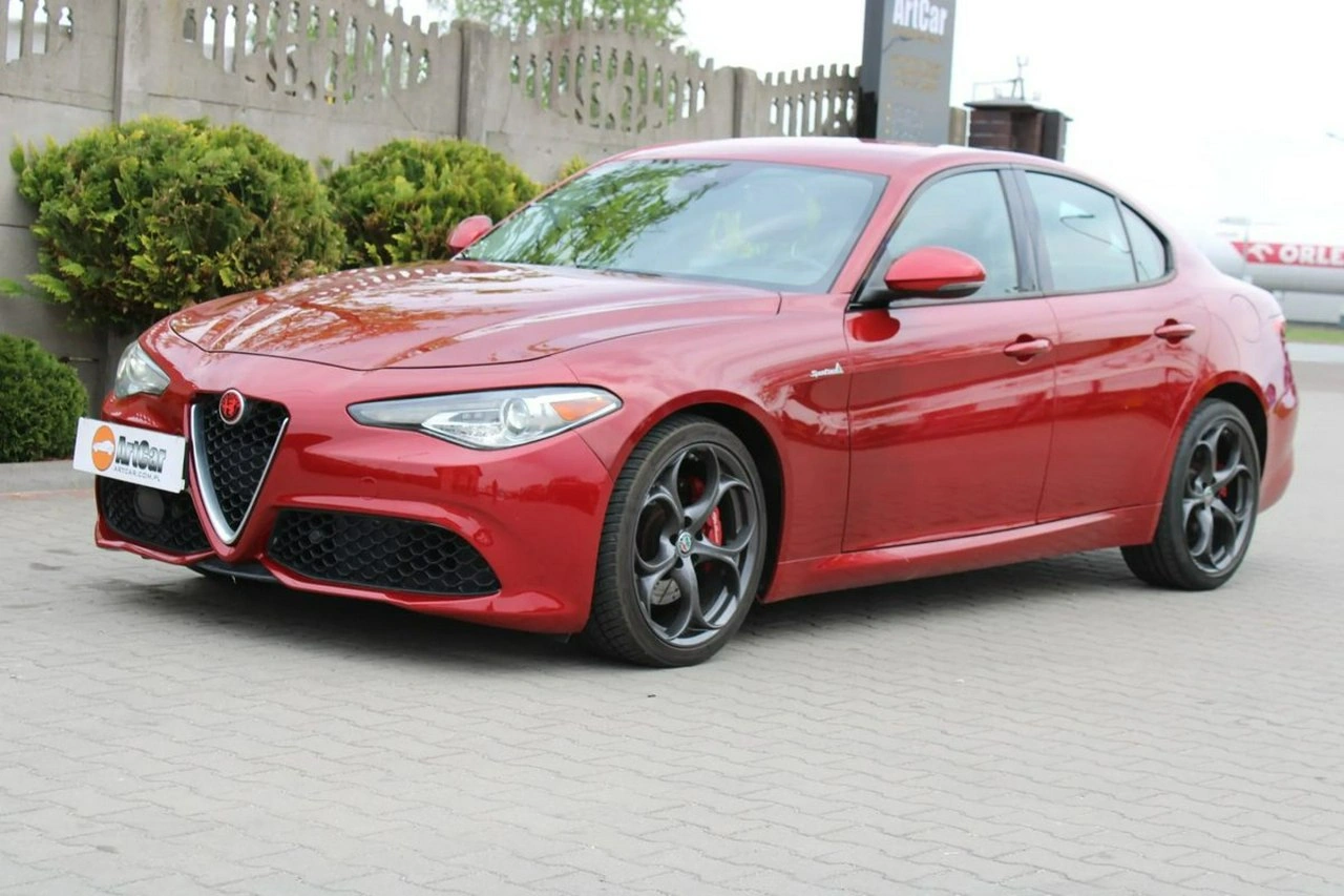 Alfa Romeo Giulia - Zdjęcie 12