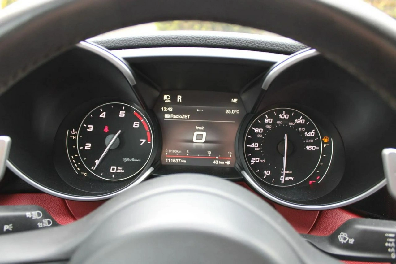 Alfa Romeo Giulia - Zdjęcie 18