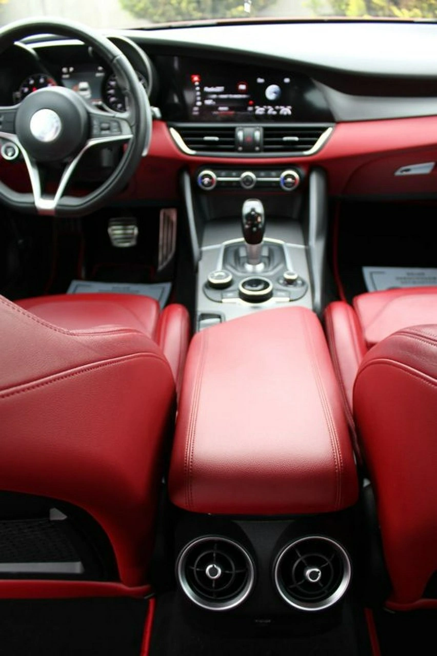 Alfa Romeo Giulia - Zdjęcie 23