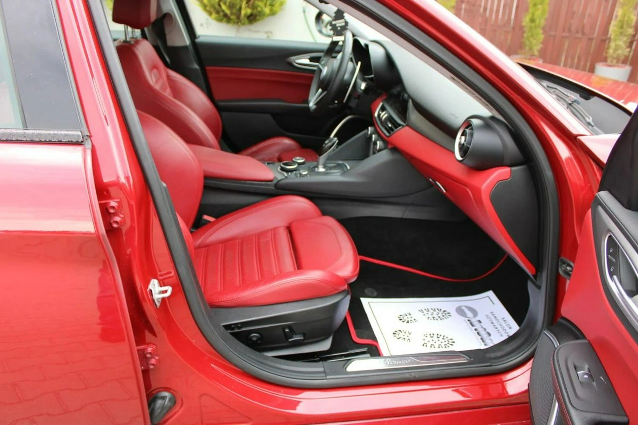 Alfa Romeo Giulia - Zdjęcie 30