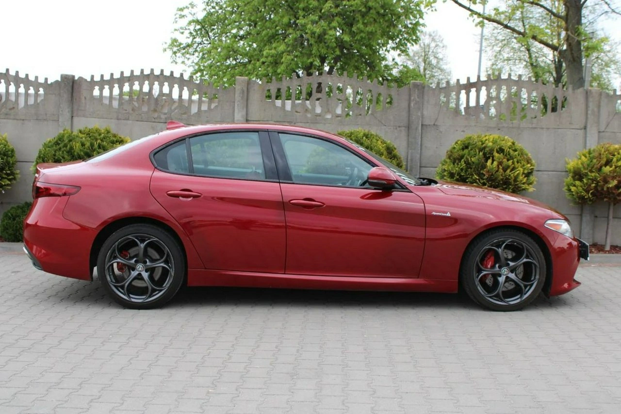 Alfa Romeo Giulia - Zdjęcie 4