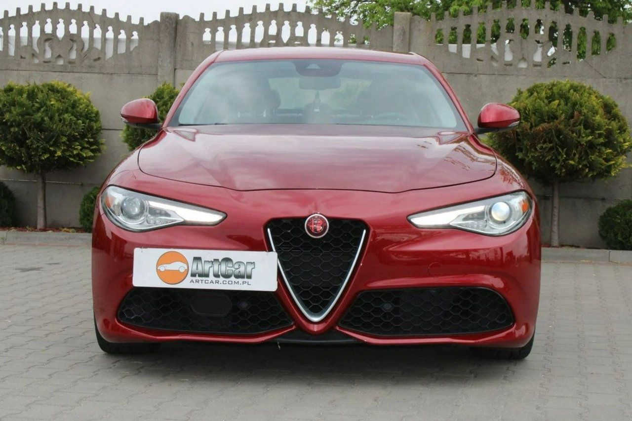 Alfa Romeo Giulia - Zdjęcie 8