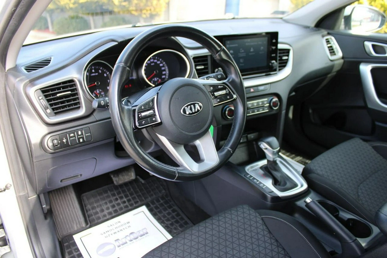 Kia Ceed - Zdjęcie 19