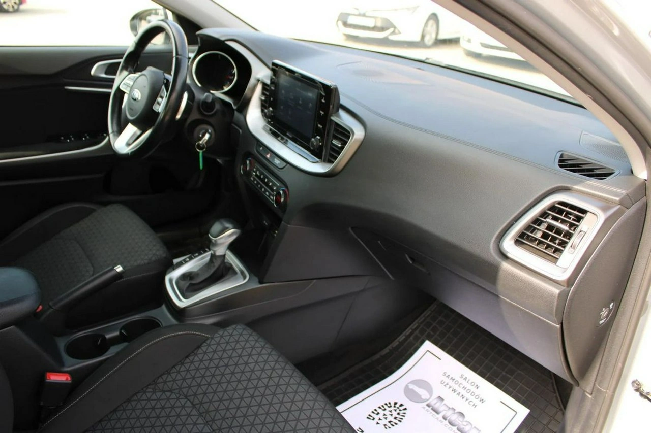 Kia Ceed - Zdjęcie 27
