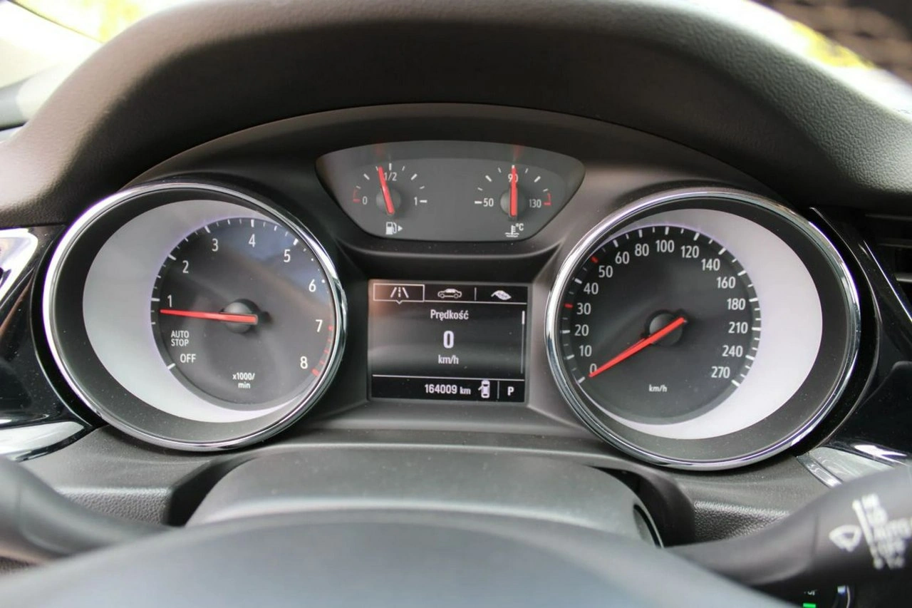 Opel Insignia - Zdjęcie 18