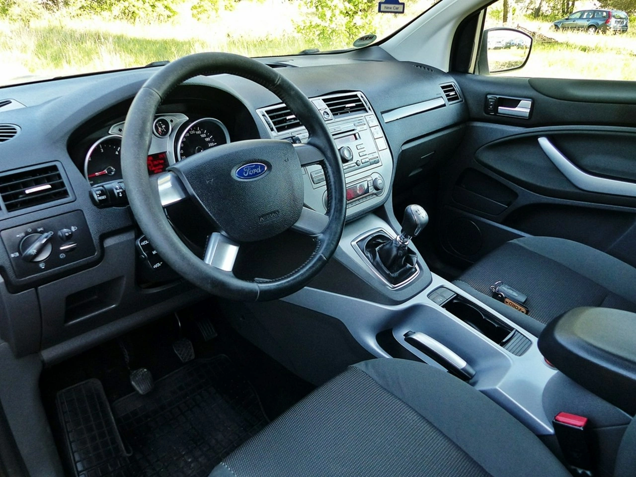 Ford Kuga - Zdjęcie 17