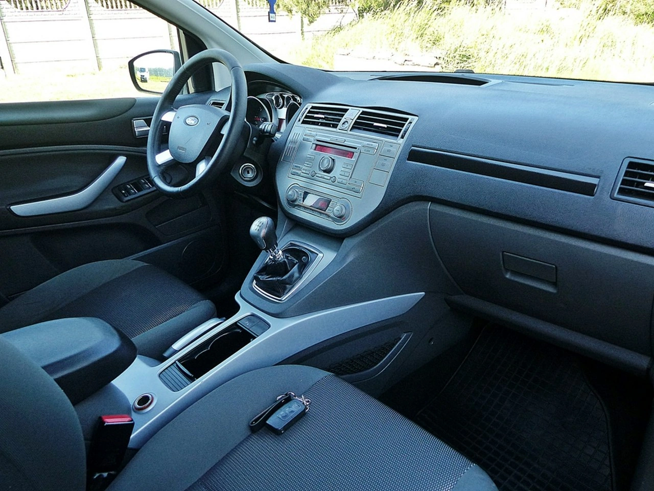 Ford Kuga - Zdjęcie 23