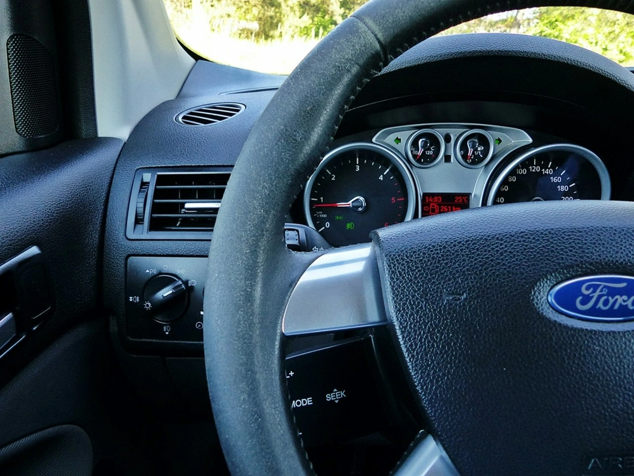 Ford Kuga - Zdjęcie 29