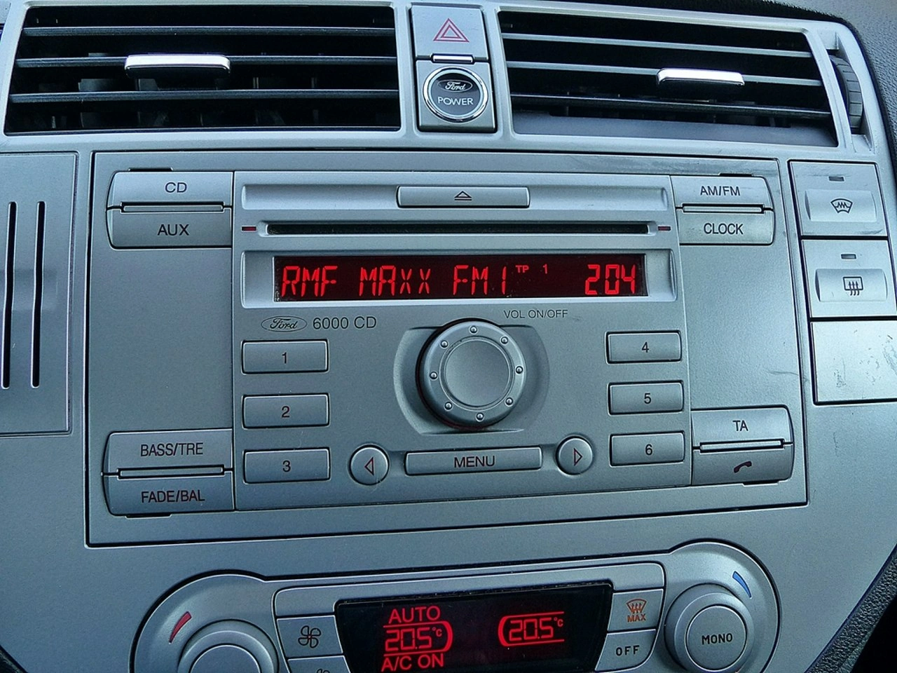 Ford Kuga - Zdjęcie 31