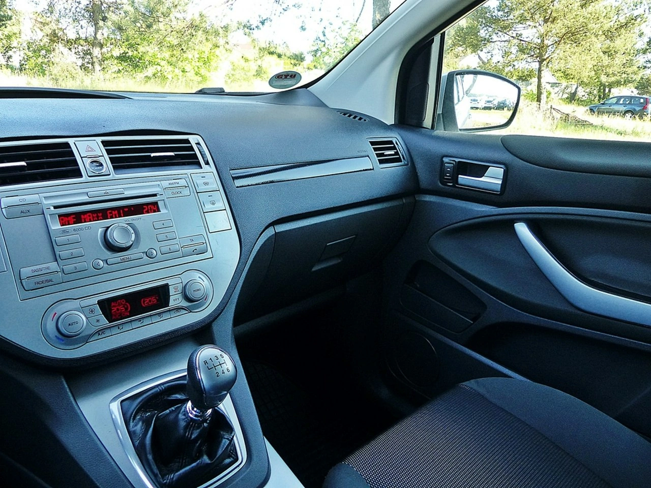 Ford Kuga - Zdjęcie 33