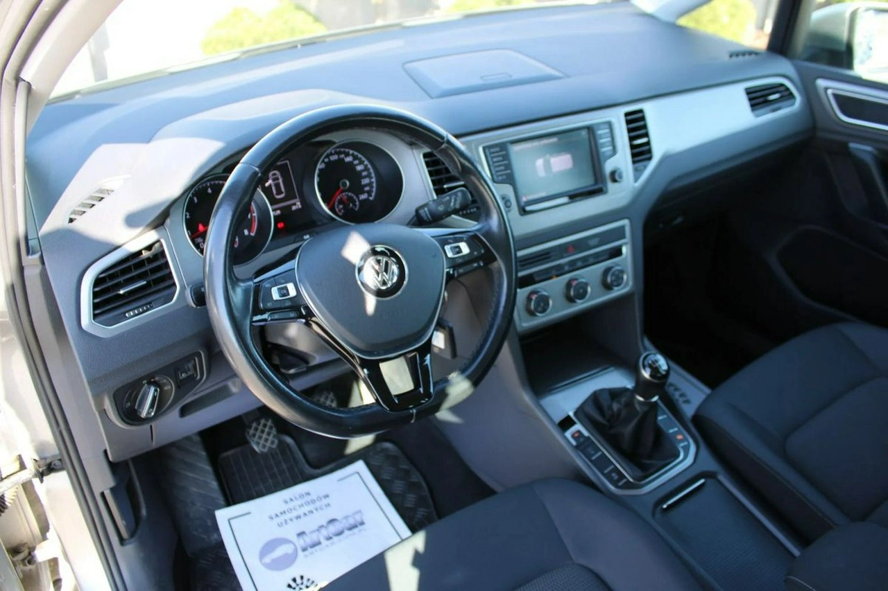 Volkswagen Golf Sportsvan - Zdjęcie 21