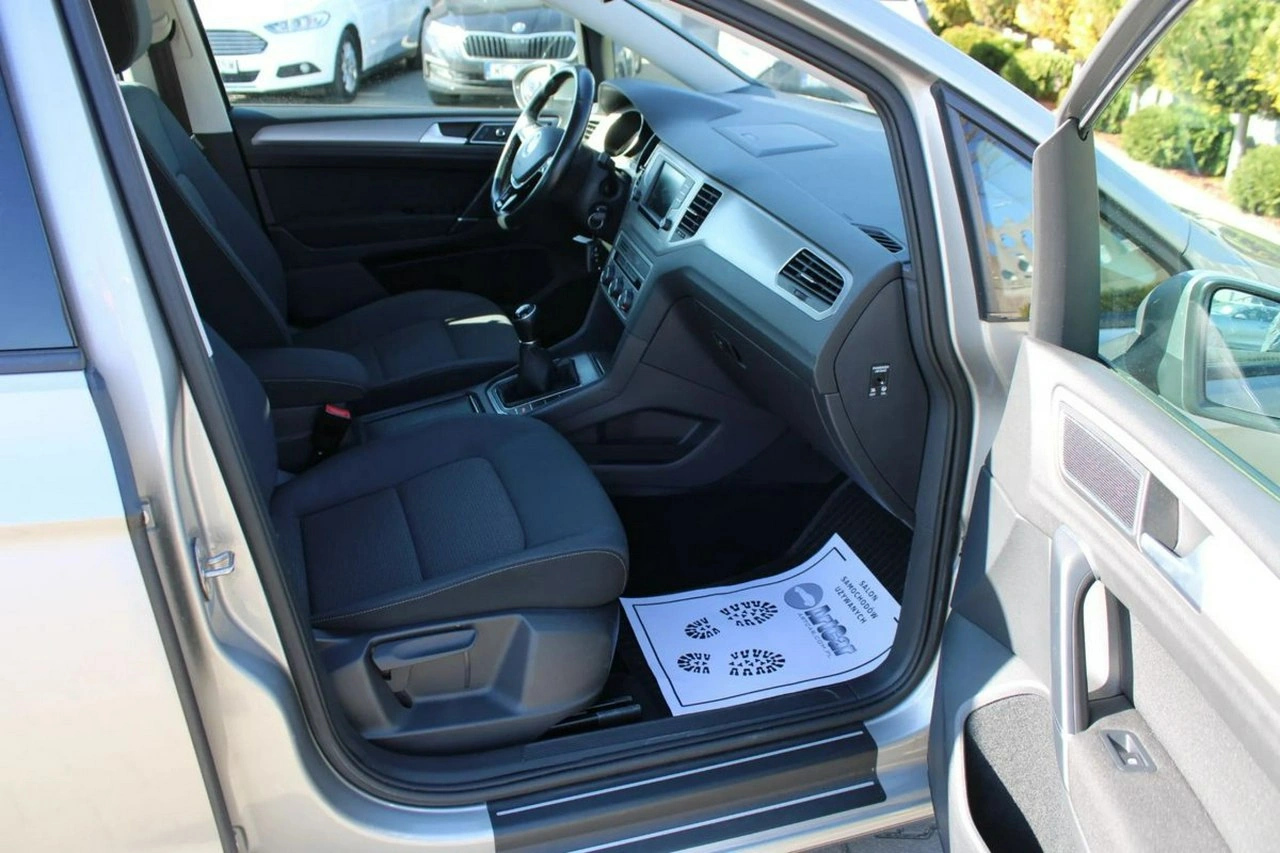 Volkswagen Golf Sportsvan - Zdjęcie 30