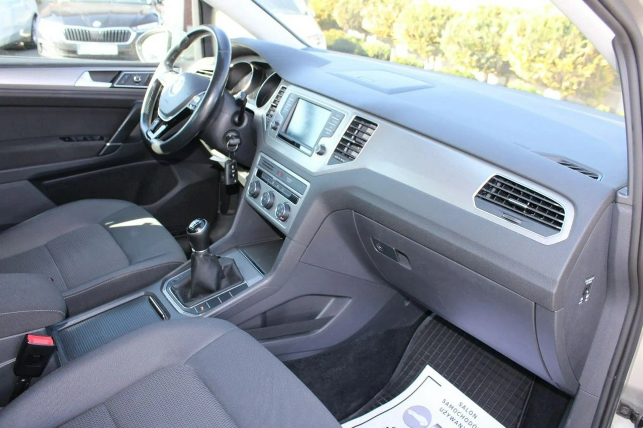Volkswagen Golf Sportsvan - Zdjęcie 31