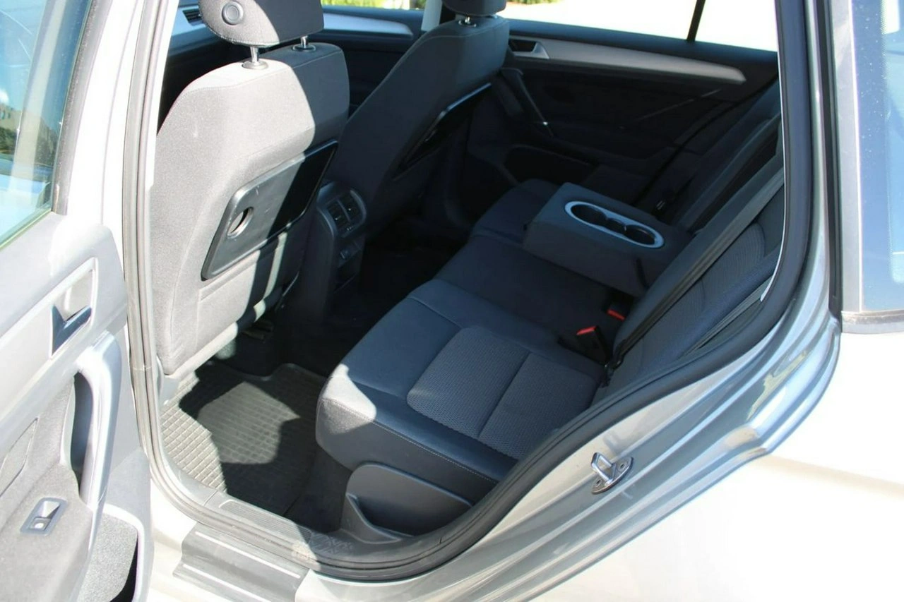 Volkswagen Golf Sportsvan - Zdjęcie 34