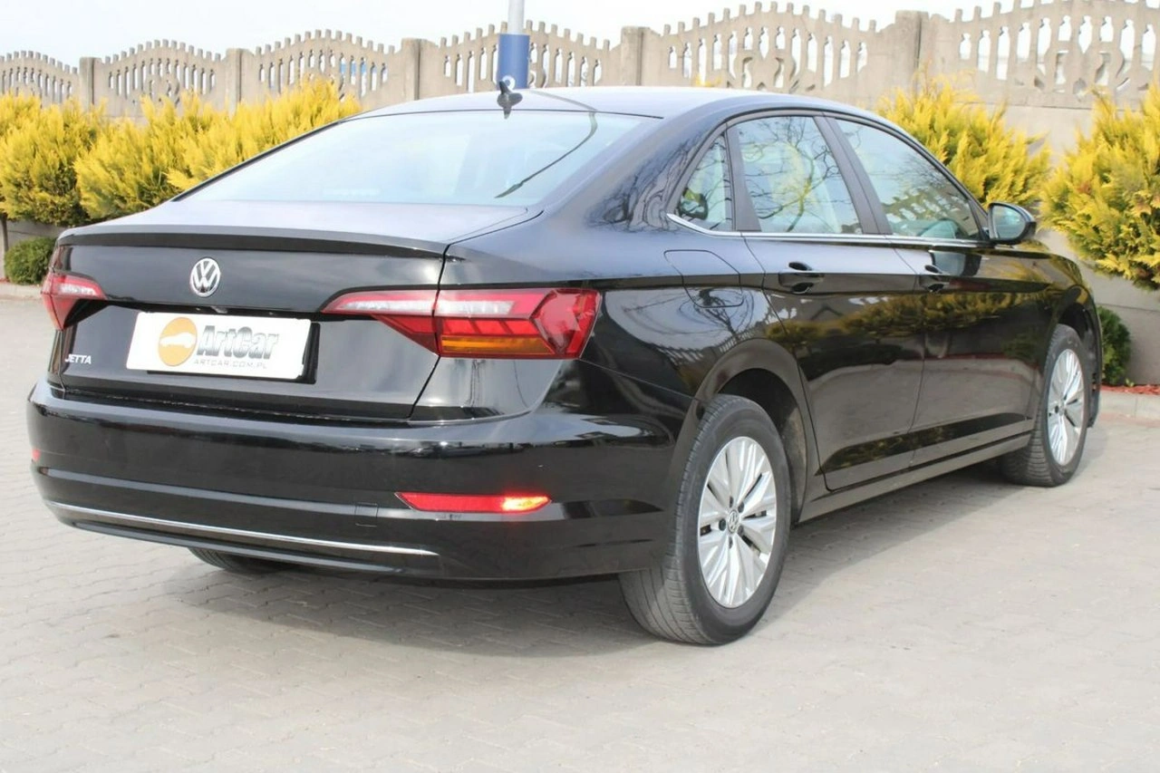 Volkswagen Jetta - Zdjęcie 14