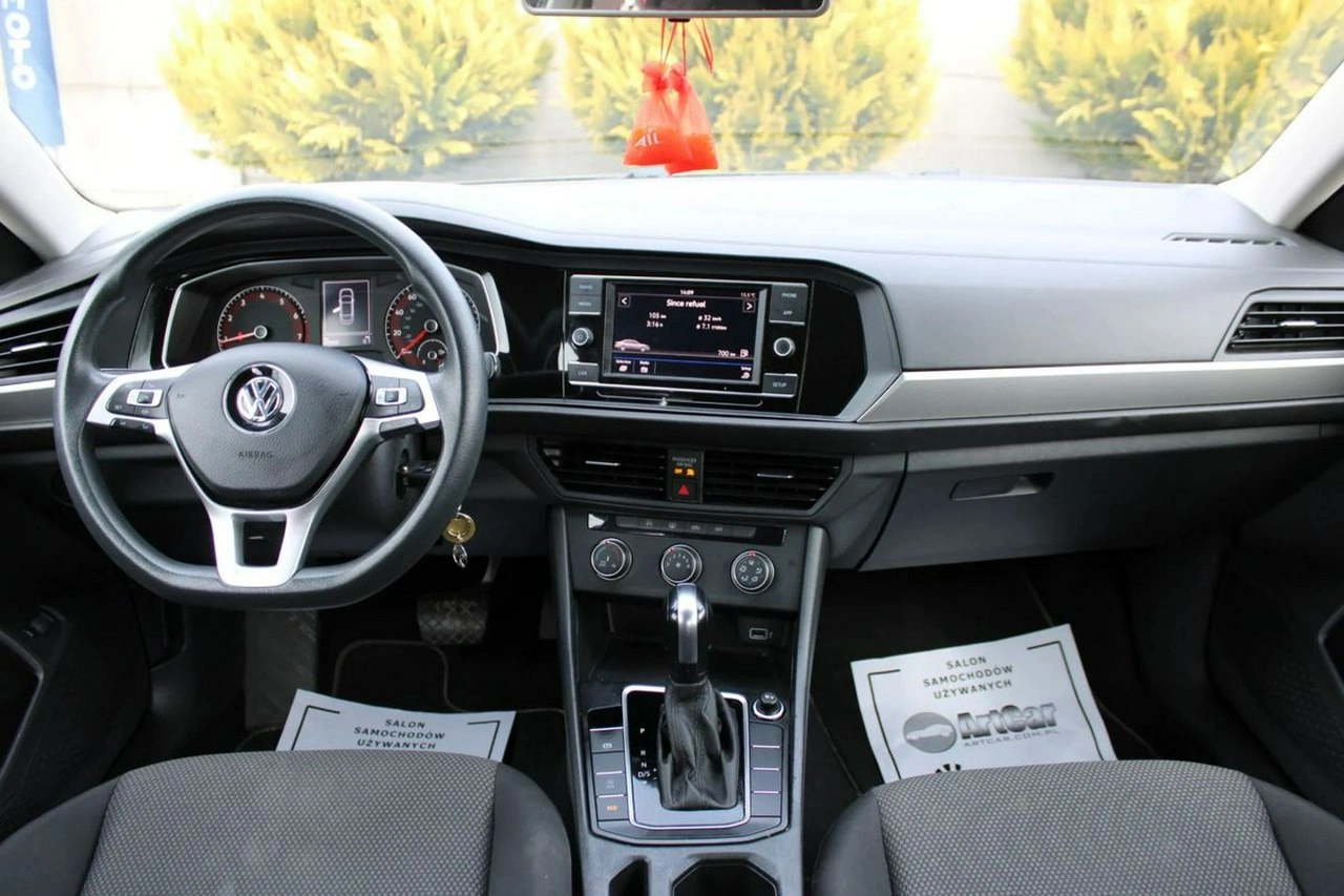Volkswagen Jetta - Zdjęcie 20