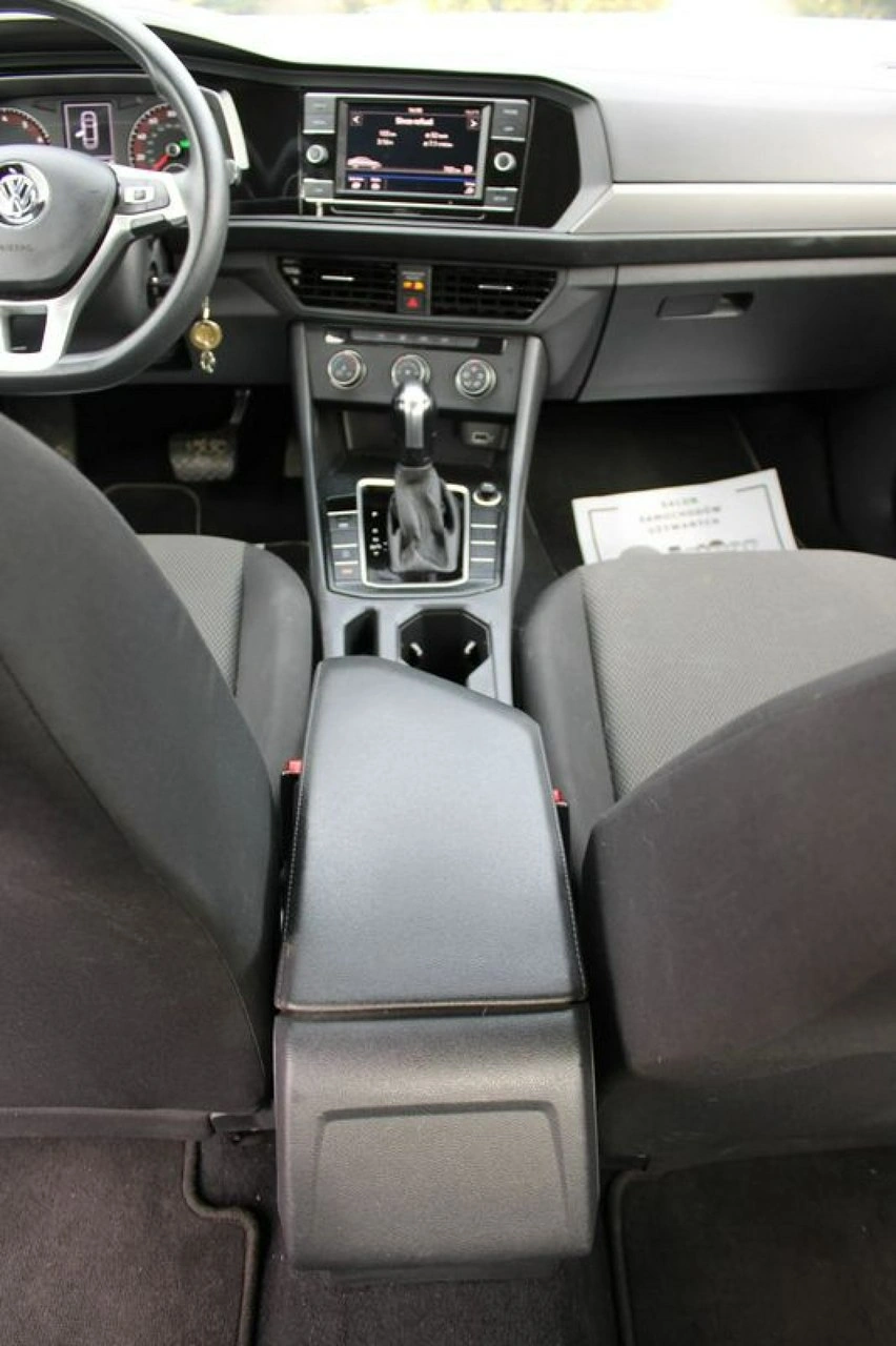 Volkswagen Jetta - Zdjęcie 21