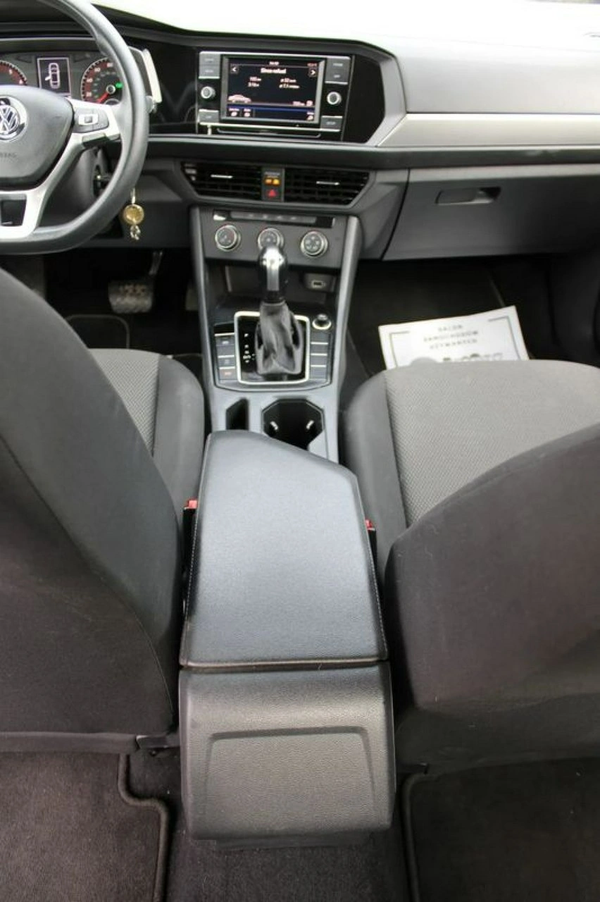Volkswagen Jetta - Zdjęcie 24