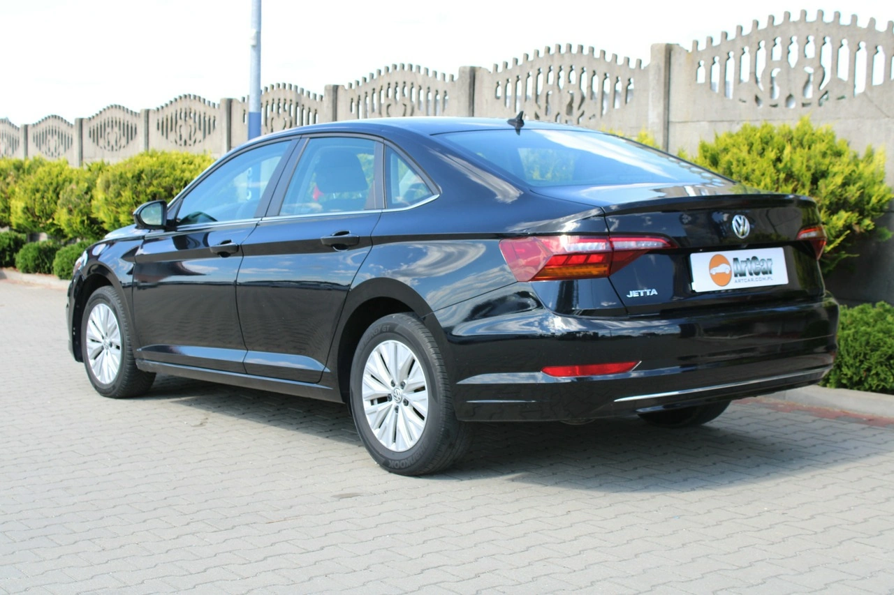 Volkswagen Jetta - Zdjęcie 38