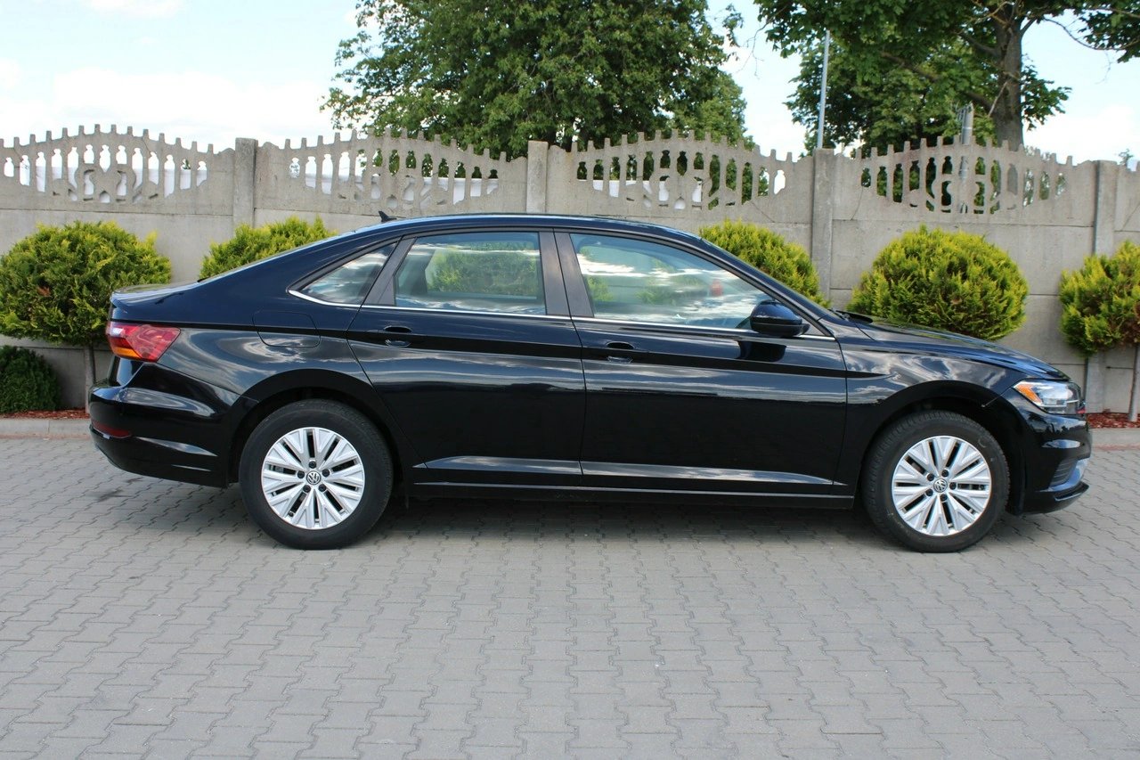 Volkswagen Jetta - Zdjęcie 40