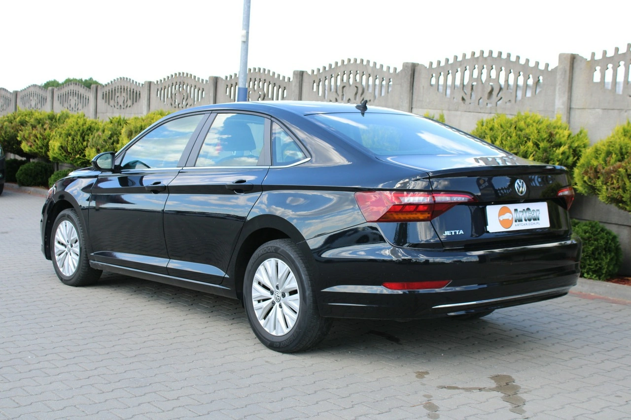 Volkswagen Jetta - Zdjęcie 42