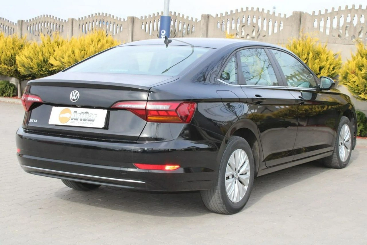 Volkswagen Jetta - Zdjęcie 6
