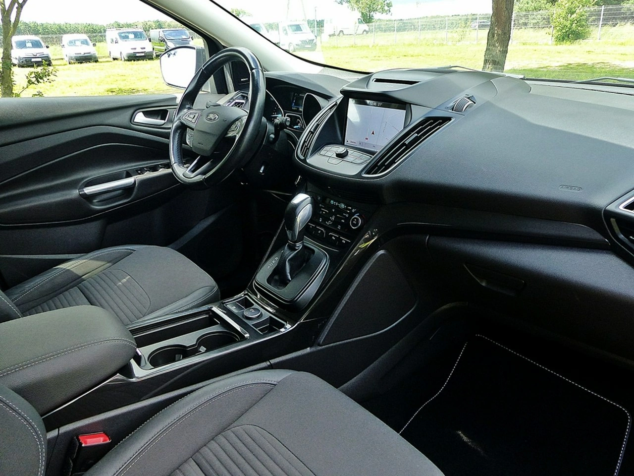 Ford Kuga - Zdjęcie 24