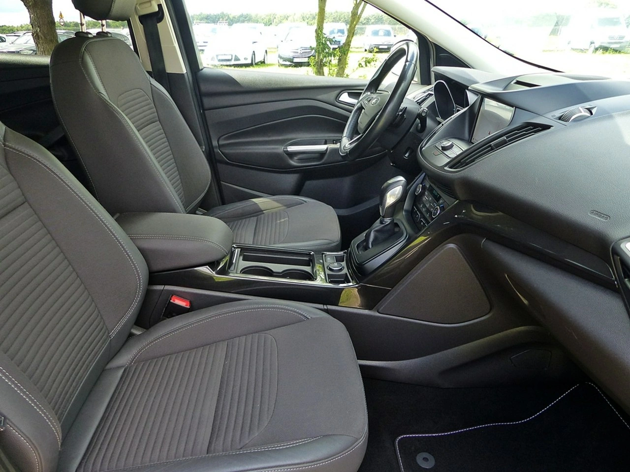 Ford Kuga - Zdjęcie 25