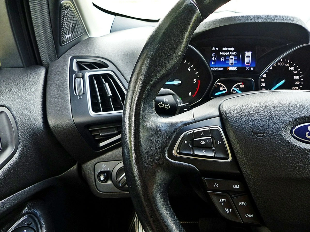 Ford Kuga - Zdjęcie 30