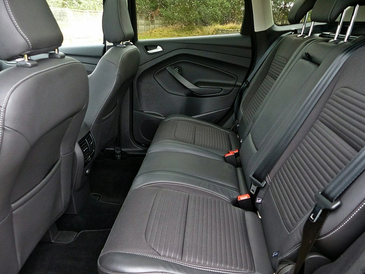 Ford Kuga - Zdjęcie 21