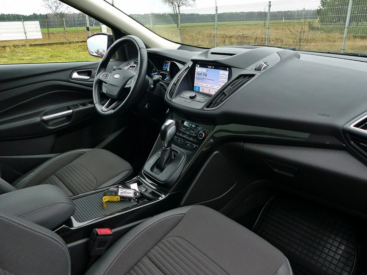 Ford Kuga - Zdjęcie 24