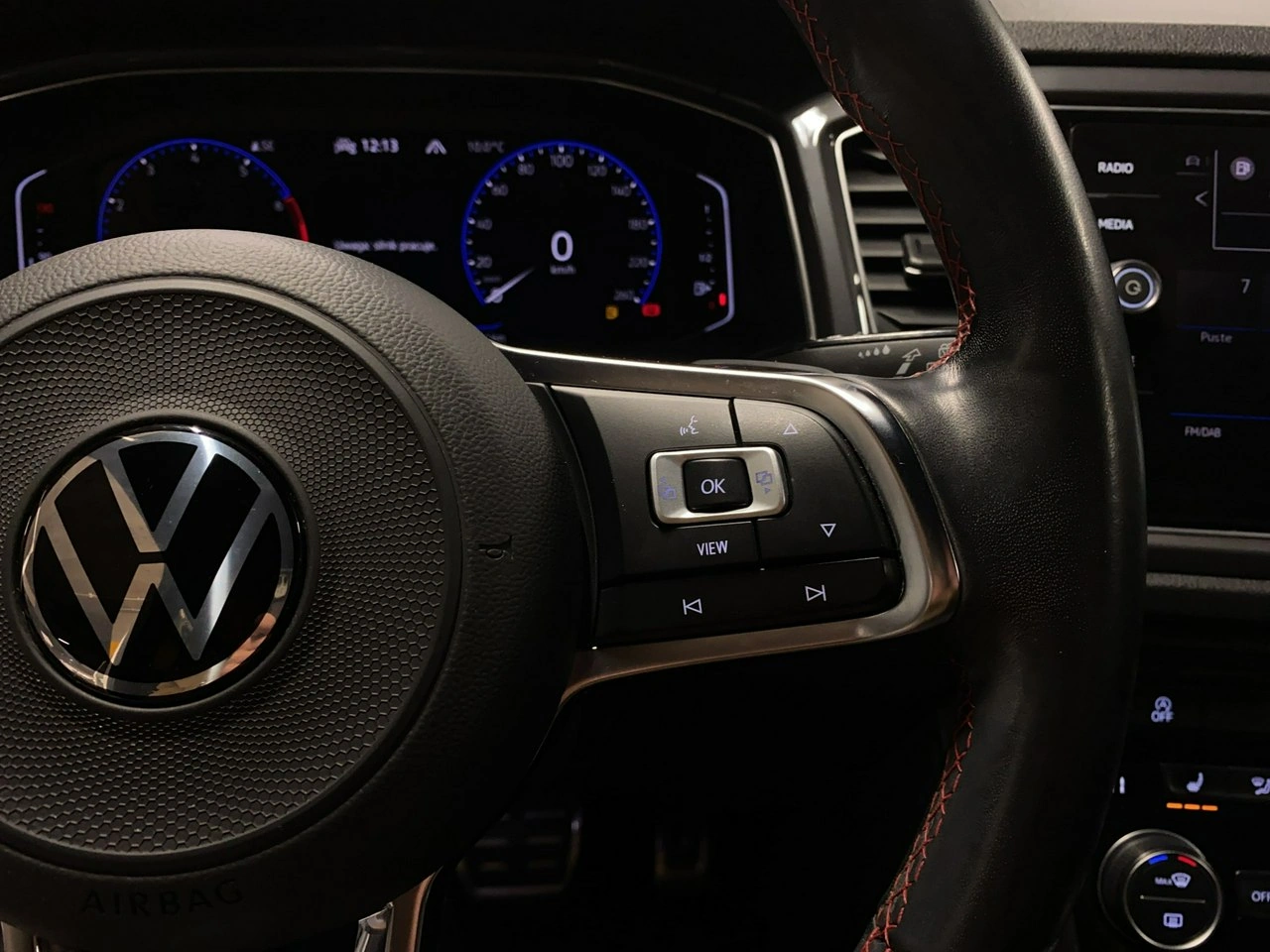 Volkswagen T-Roc - Zdjęcie 19