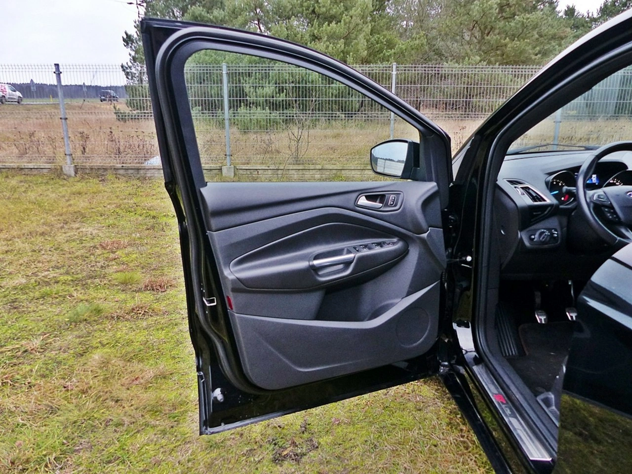 Ford Kuga - Zdjęcie 15