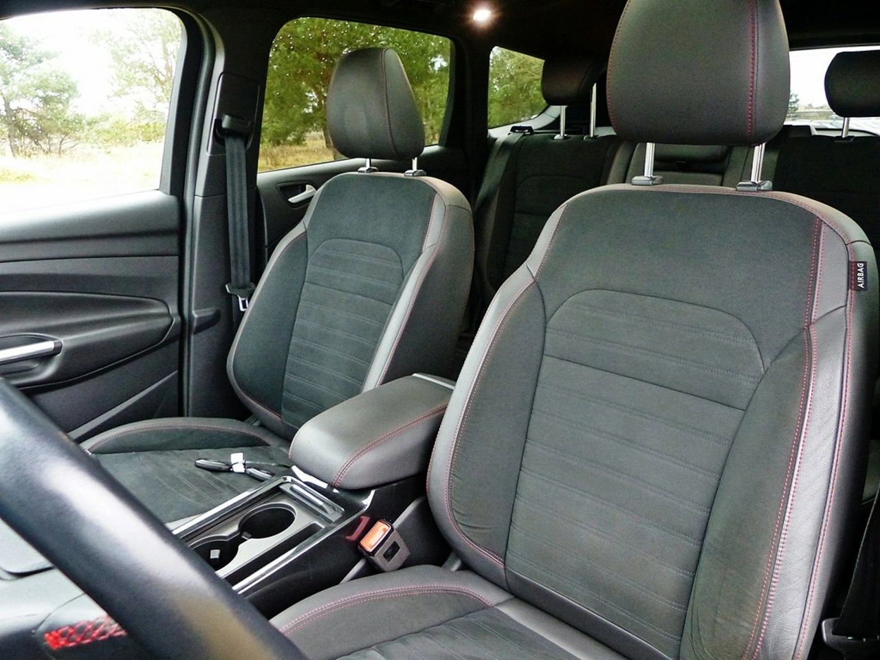 Ford Kuga - Zdjęcie 18