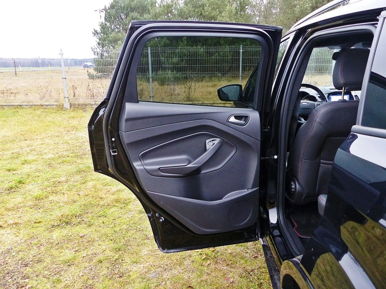 Ford Kuga - Zdjęcie 19