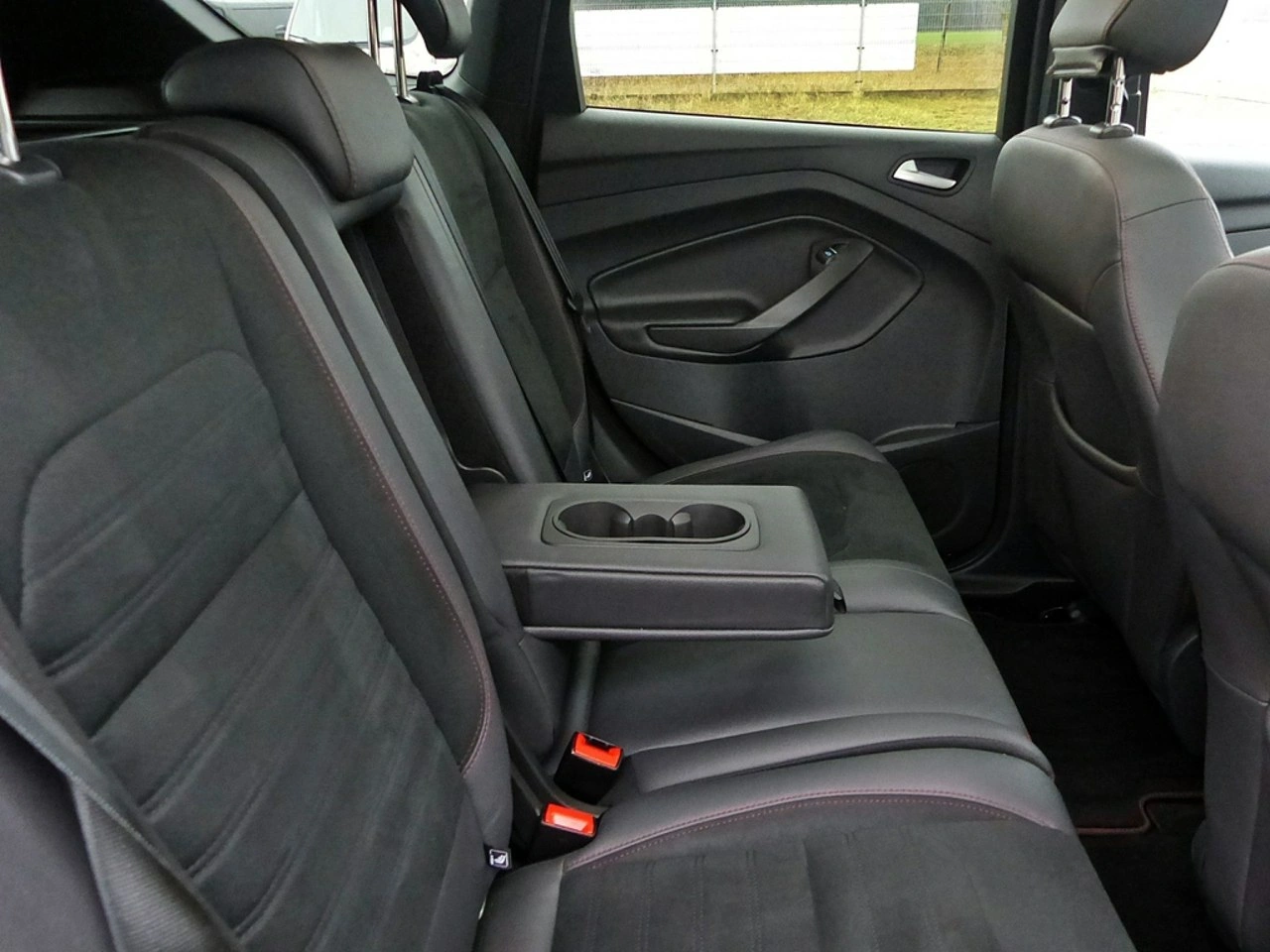 Ford Kuga - Zdjęcie 22