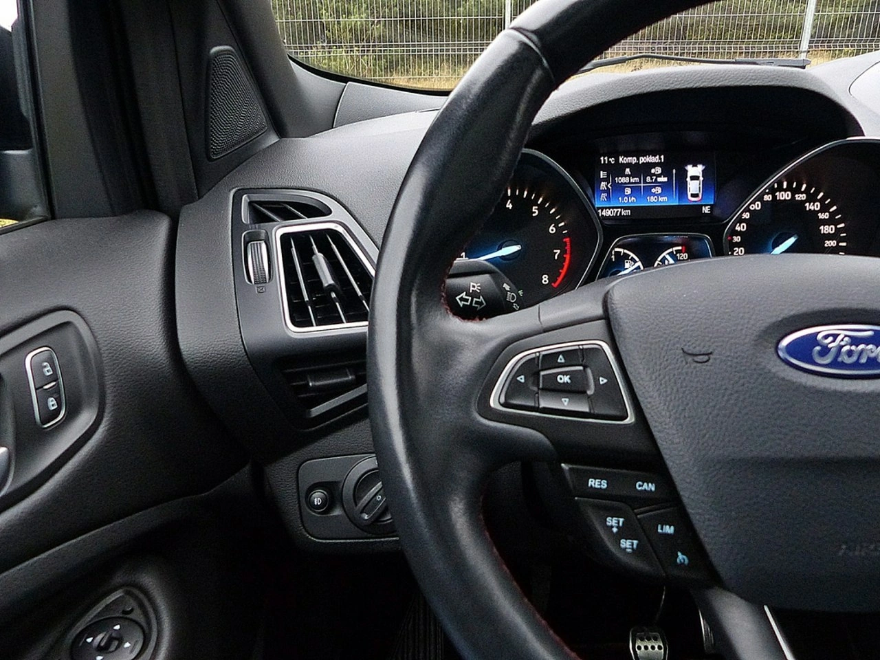 Ford Kuga - Zdjęcie 29