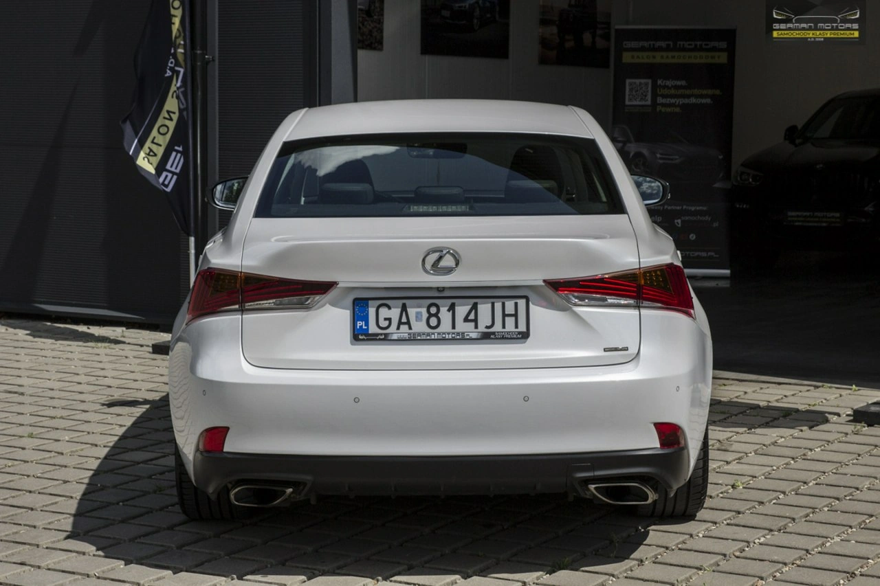 Lexus IS - Zdjęcie 15