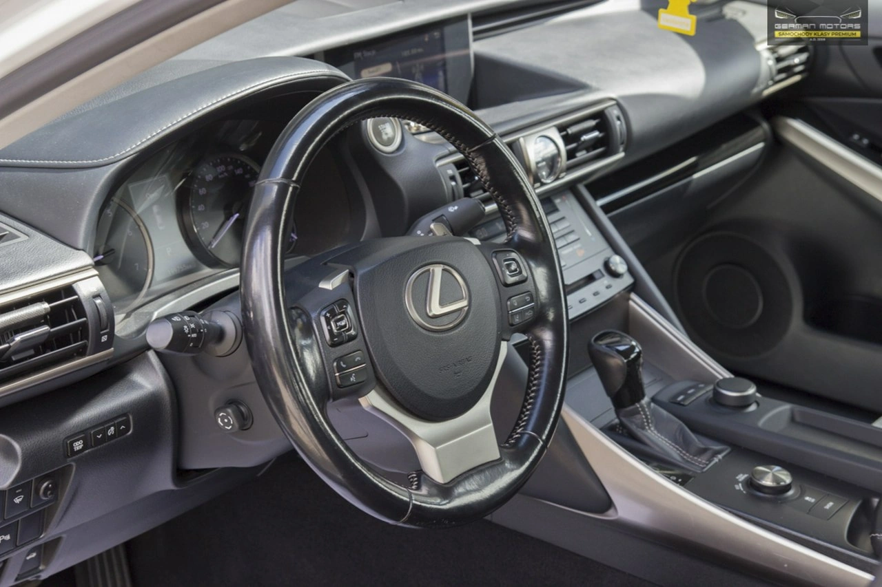 Lexus IS - Zdjęcie 19