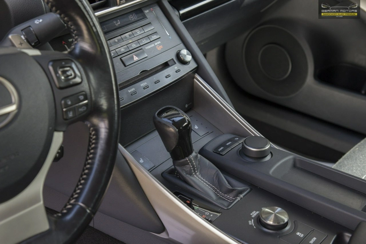 Lexus IS - Zdjęcie 21